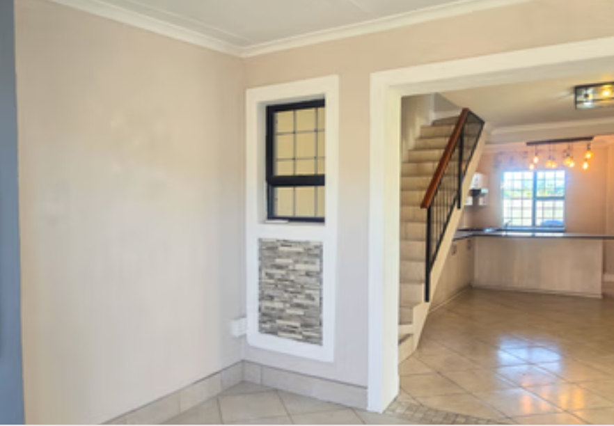 4 Bedroom Property for Sale in Paradise Beach Eastern Cape